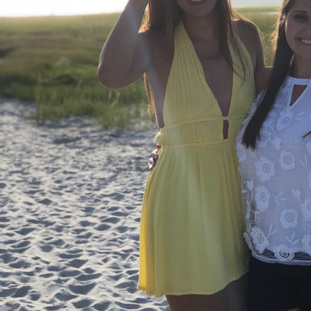 - Yellow sundress!!